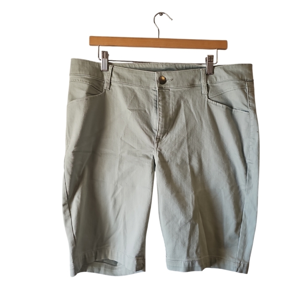 Lane Bryant Mint green sage Bermuda shorts sz 18W denim material WS84 - Picture 4 of 6